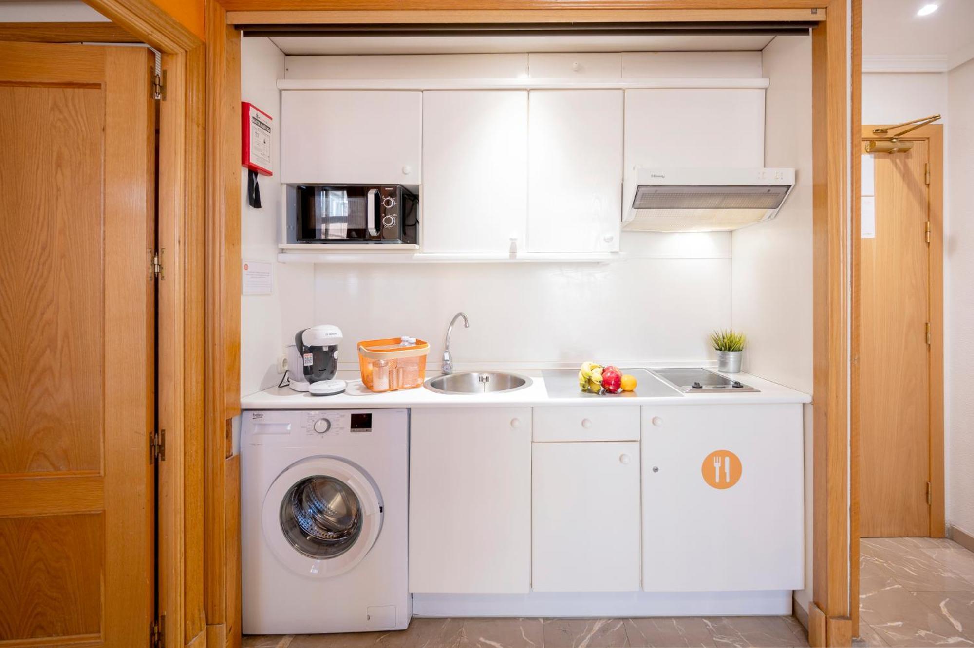 Apartamentos Turisticos G3 Galeon Madrid Exterior foto